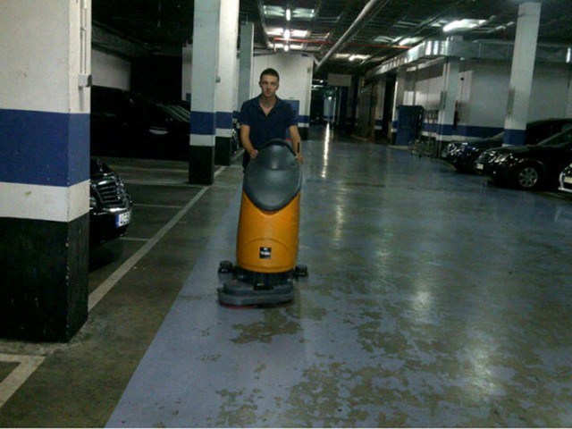 limpieza-de-garaje-en-comunidad-de-propietarios-3-640x480