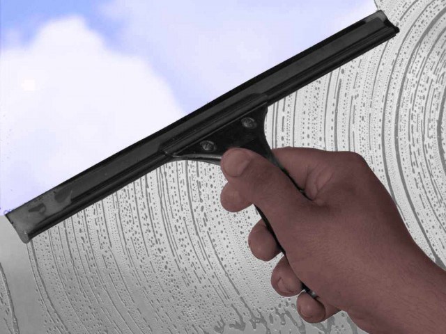 limpiiando_cristales-640x480