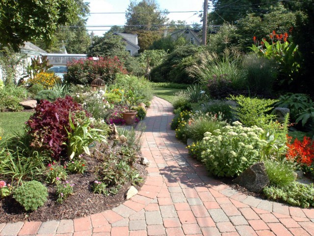 the-barclay-friends-festival-of-gardens-will-be-on-sept-8-im-1600x1060-640x480